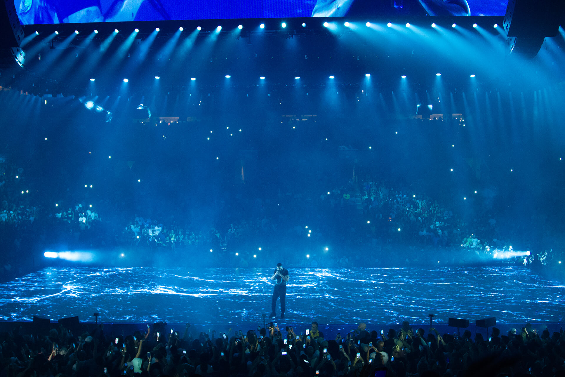 Tait_Willo_Perron_Drake_Tour-07 تهیه کننده، مدیر اجرایی، مدیر برنامه