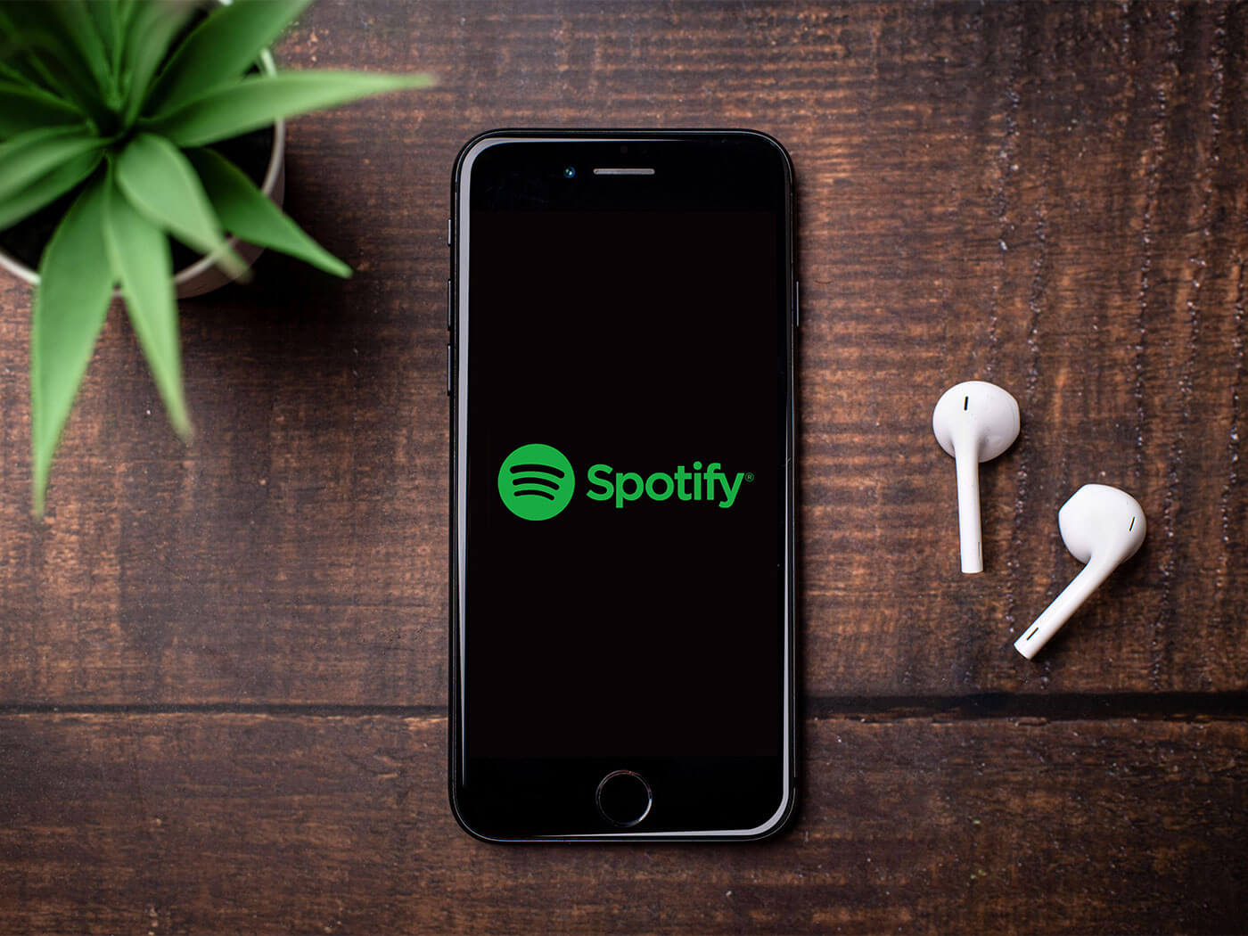 spotify-airpods@1400×1050 چگونه آهنگ های مان را در« Spotify اسپاتیفای » بگذاریم؟