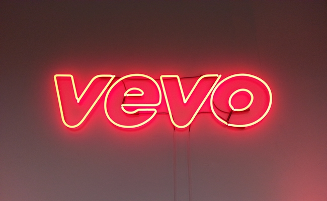 vevo-newfronts ووو یا Vevo چیست؟